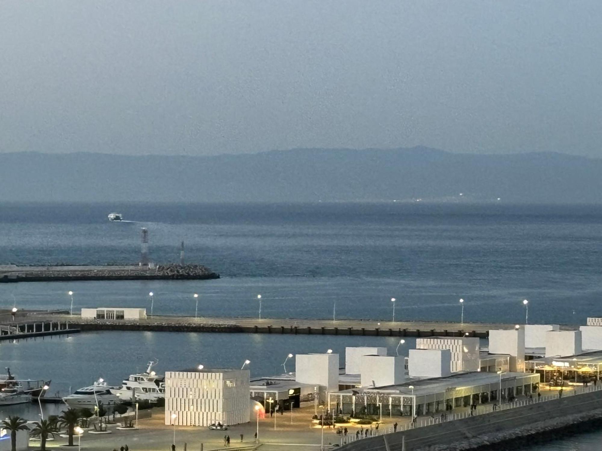 Marina View Residence Luxurious Studio Retreat With Stunning Ocean Views 1 Double Bedroom, 1 Convertible Couch Tanger Buitenkant foto
